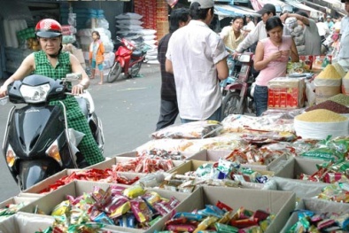 Tết về lại tràn ngập bánh kẹo 3 không